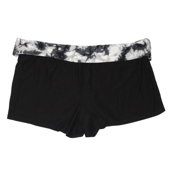 3/$20 Yoga Short, Tie Dye - Picture 2 of 6